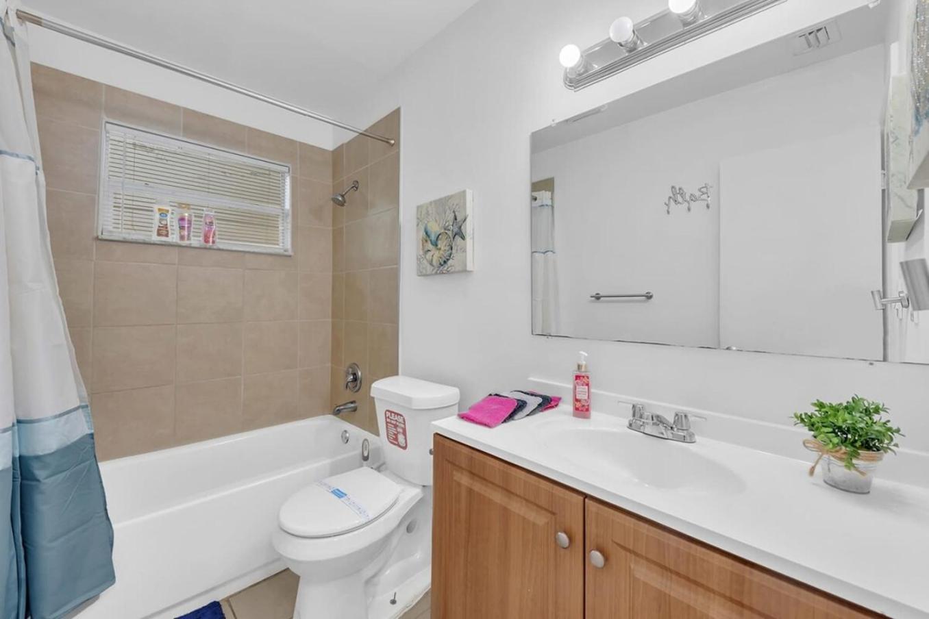 2 Bedroom House Minutes From Beach And Casino Db1 Dania Beach Zewnętrze zdjęcie