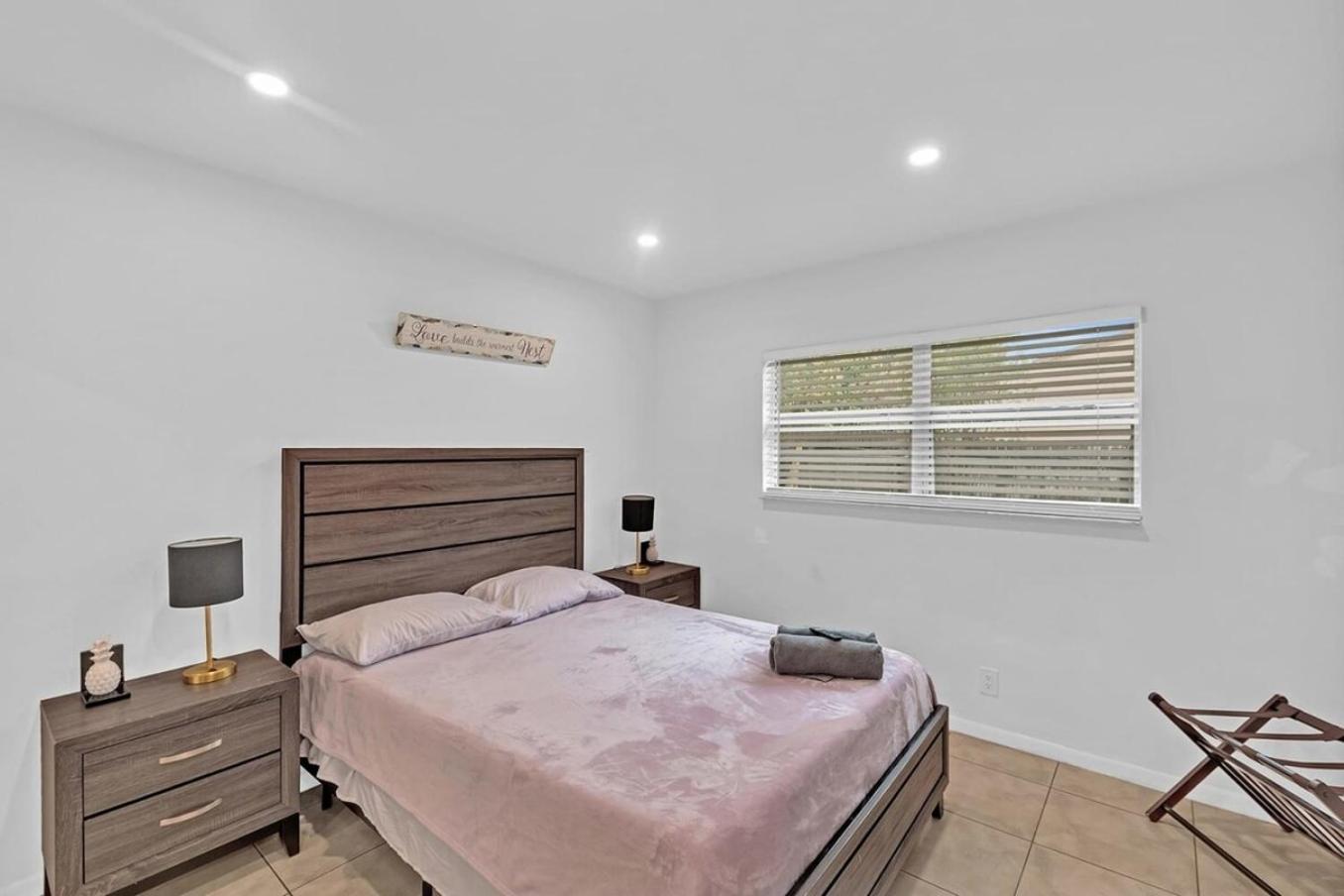 2 Bedroom House Minutes From Beach And Casino Db1 Dania Beach Zewnętrze zdjęcie