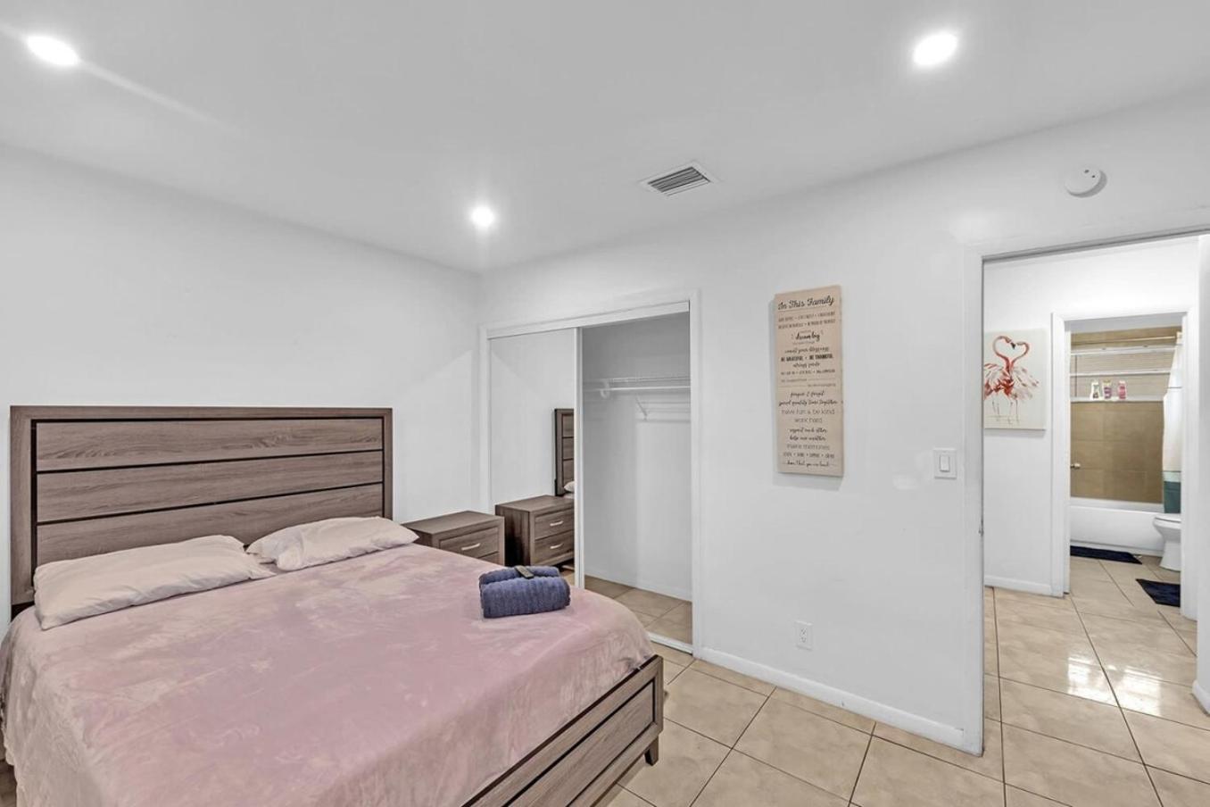 2 Bedroom House Minutes From Beach And Casino Db1 Dania Beach Zewnętrze zdjęcie